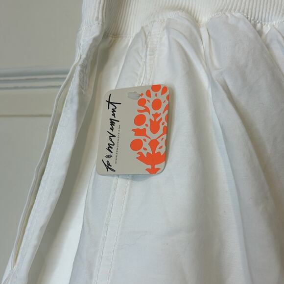 Free People FP Movement White Mesmerize Me Cargo Pants Logo Trim Size Medium NWT - Picture 6 of 9